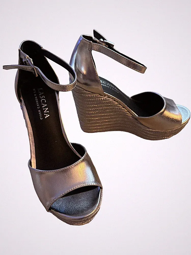 LASCANA Keilabsatz Sandaletten Damen Silber Gr. 38 Elegant Metallic