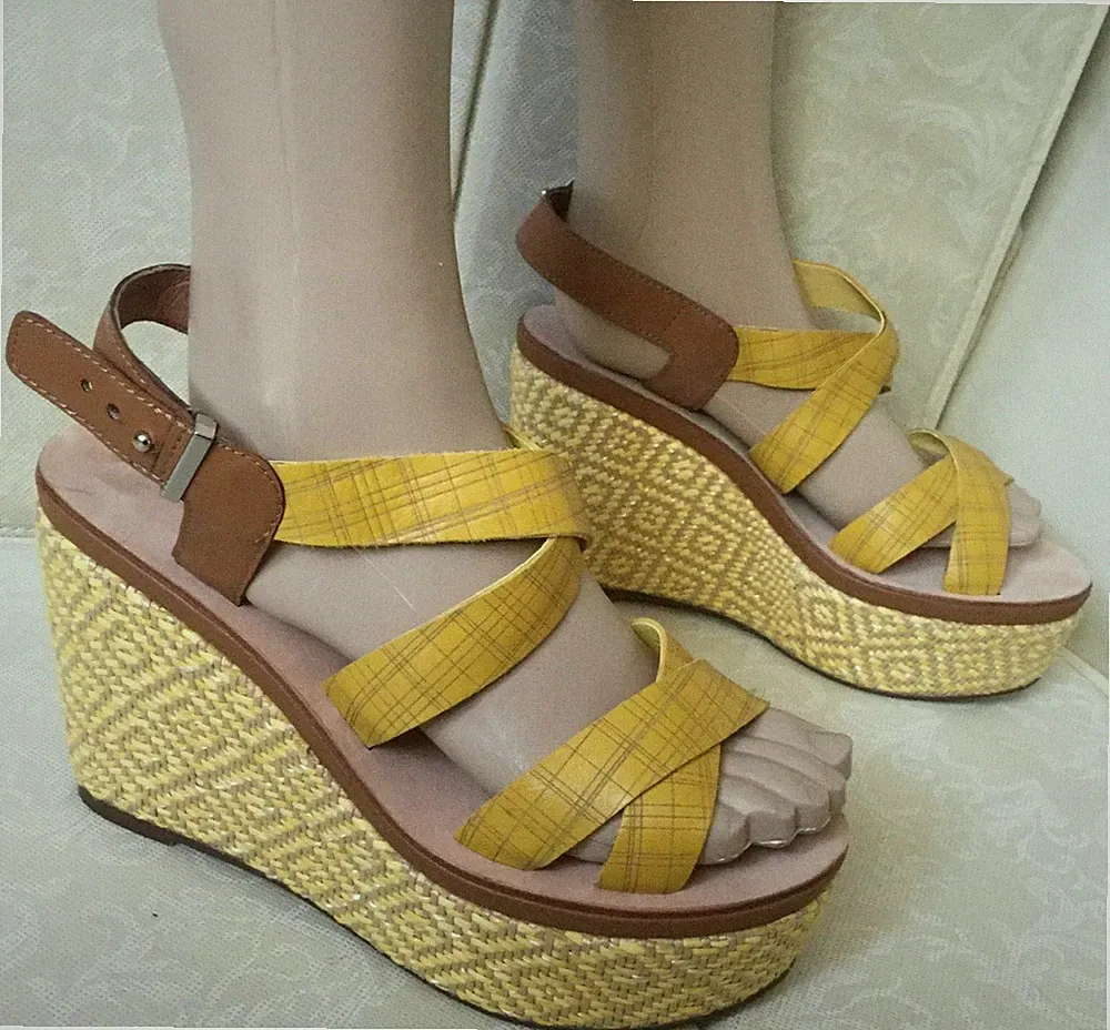 Leder Keilsandalen MAX&Co. Damen Sandalen, gelbe Farbe Gr. IT 40 US 9 UK 7