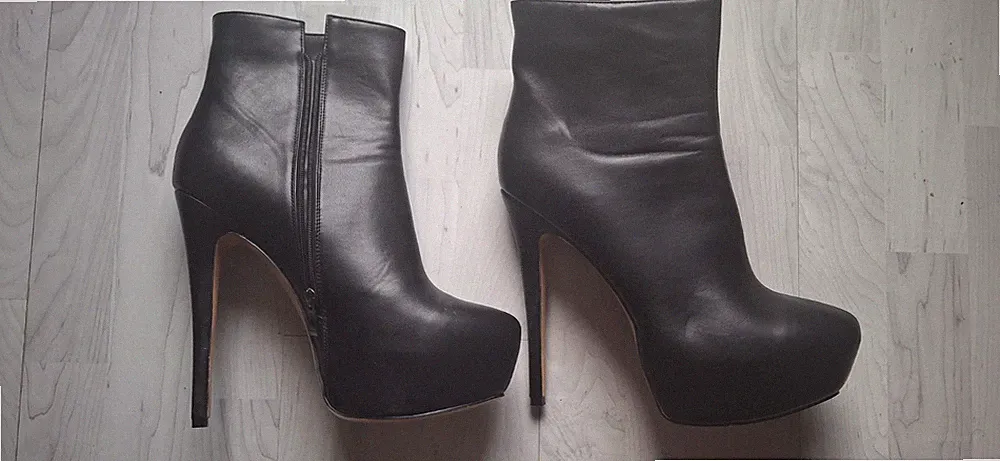 Leder Stiefelette Schwarz Gr. 44 Reißverschluss seitlich Hoher Absatz 16,5 cm