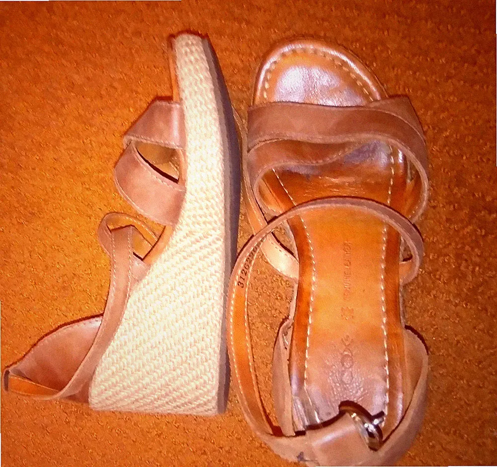 leichte Leder-Riemchensandalen von COX Gr. 37, mit Keilabsatz
