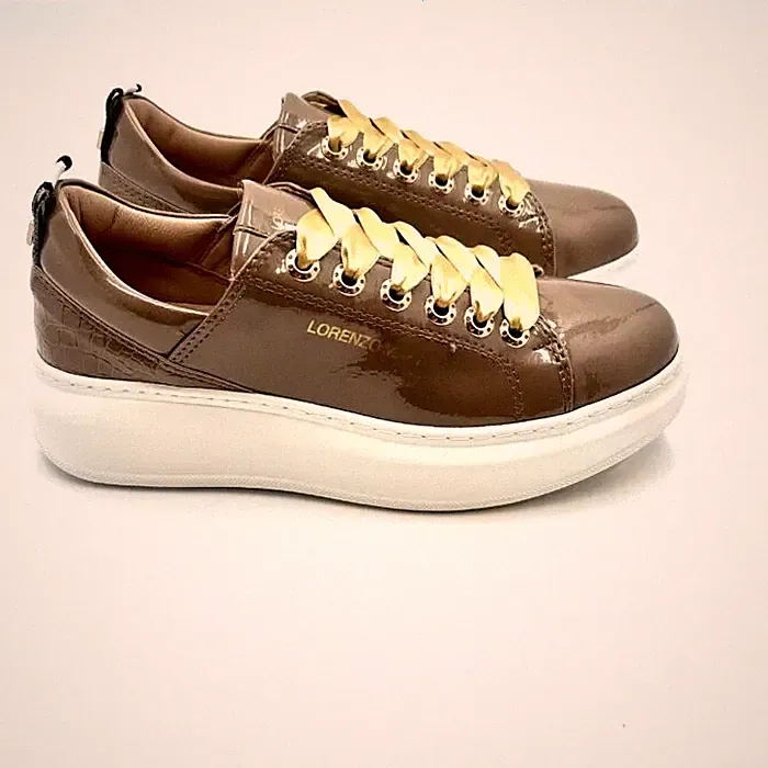 Lorenzo Mari Sneakers Aus Lackleder Tortora Mit 4 cm Keilabsatz