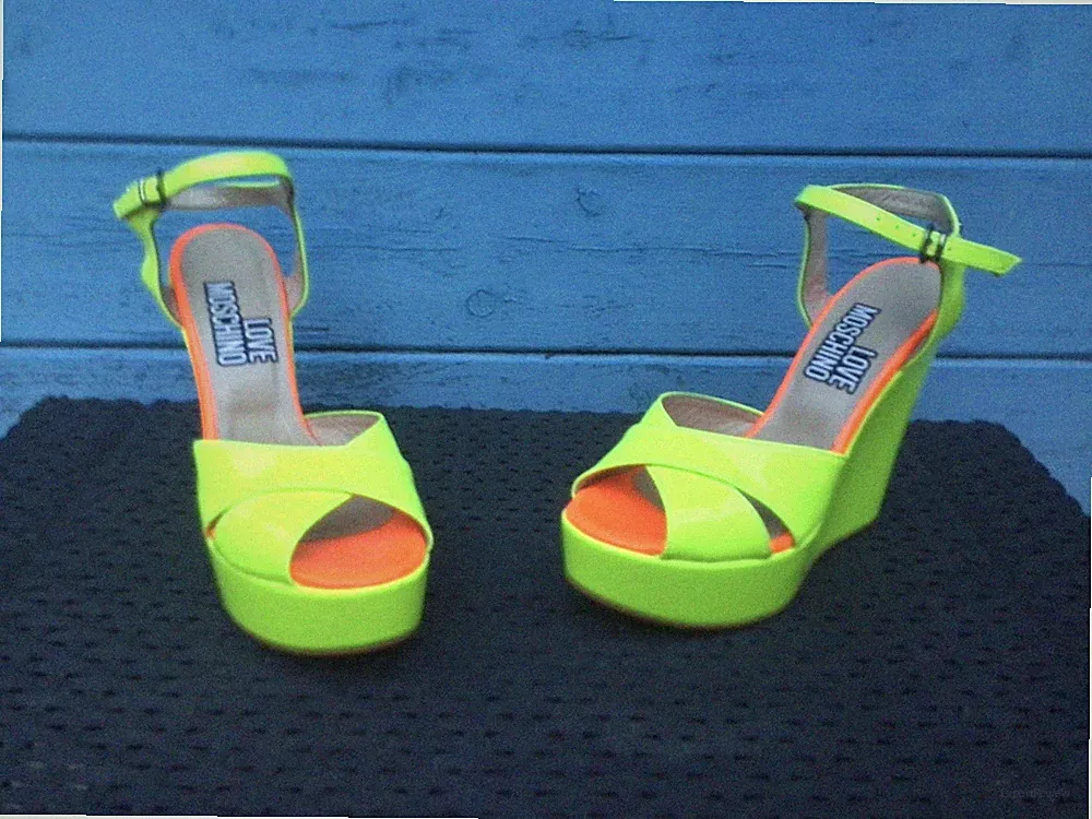 LOVE MOSCHINO 🌟SANDALEN MIT KEILABSATZ GELB N 35 ￼💐🐠🍀💐💐