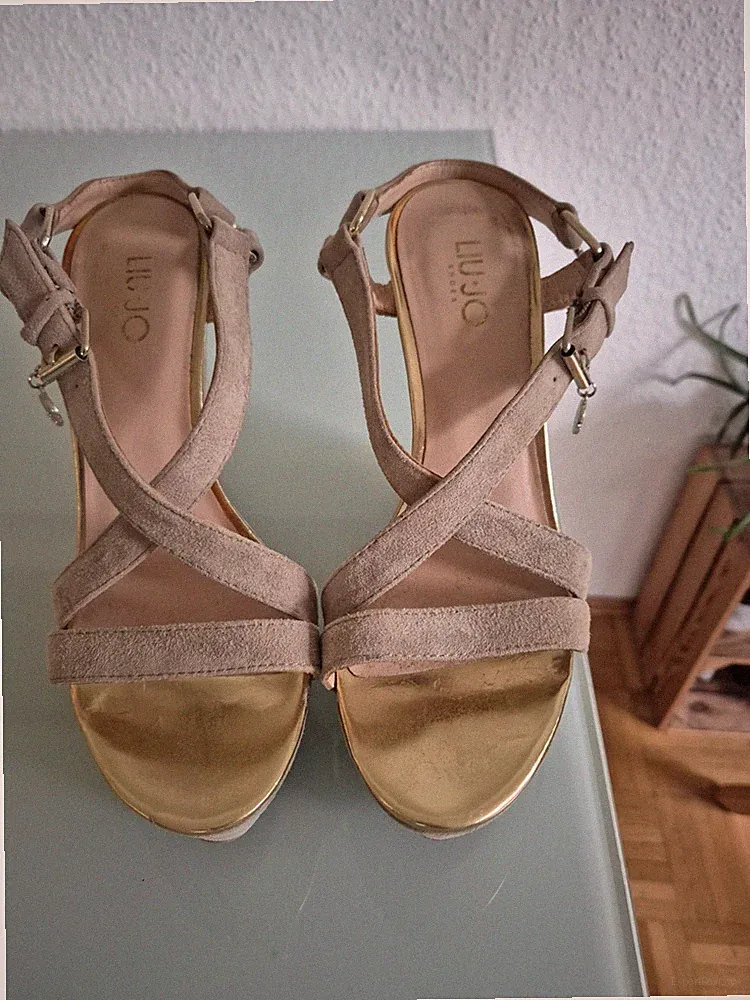 Lui Jo Plateau Sandalen Beige Sand Gold Wildlederoptik Keilabsatz Gr 38