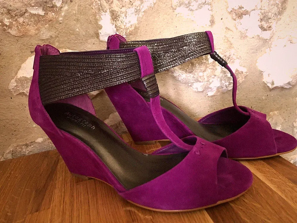 M&S Autograph Sandalen Peeptoe Keilabsatz Gr. 4,5 breitere Passform magenta Wildleder sehr guter Zustand
