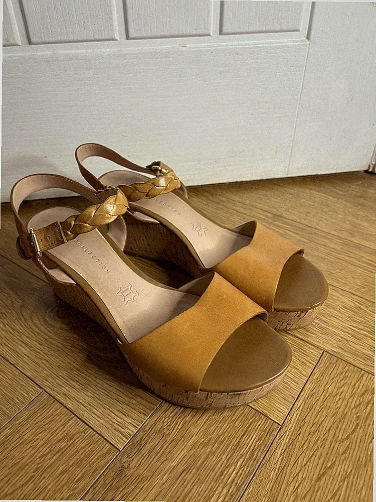 M&S Collection hellbraune Leder Sandaletten Keilabsatz Schuhe, UK 7