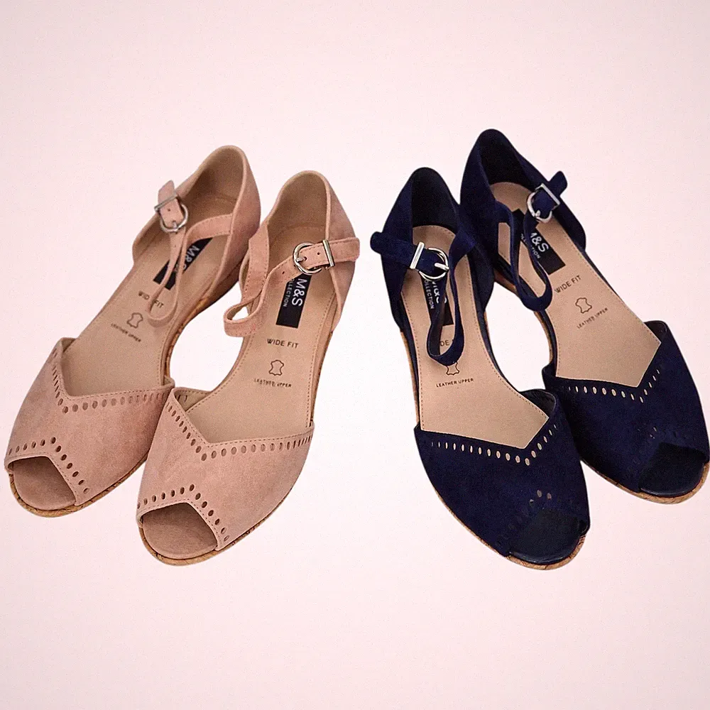 M&S Sandalen weite Passform rosa Wildleder Peeptoe Keilabsatz UVP 45,00 £