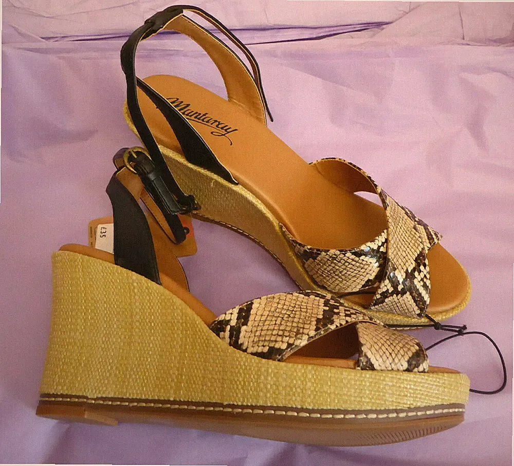 Mantaray UK8 EU41 US10 NEU Schwarz-Mix Milla-Absatz Espadrille Keilsandaletten