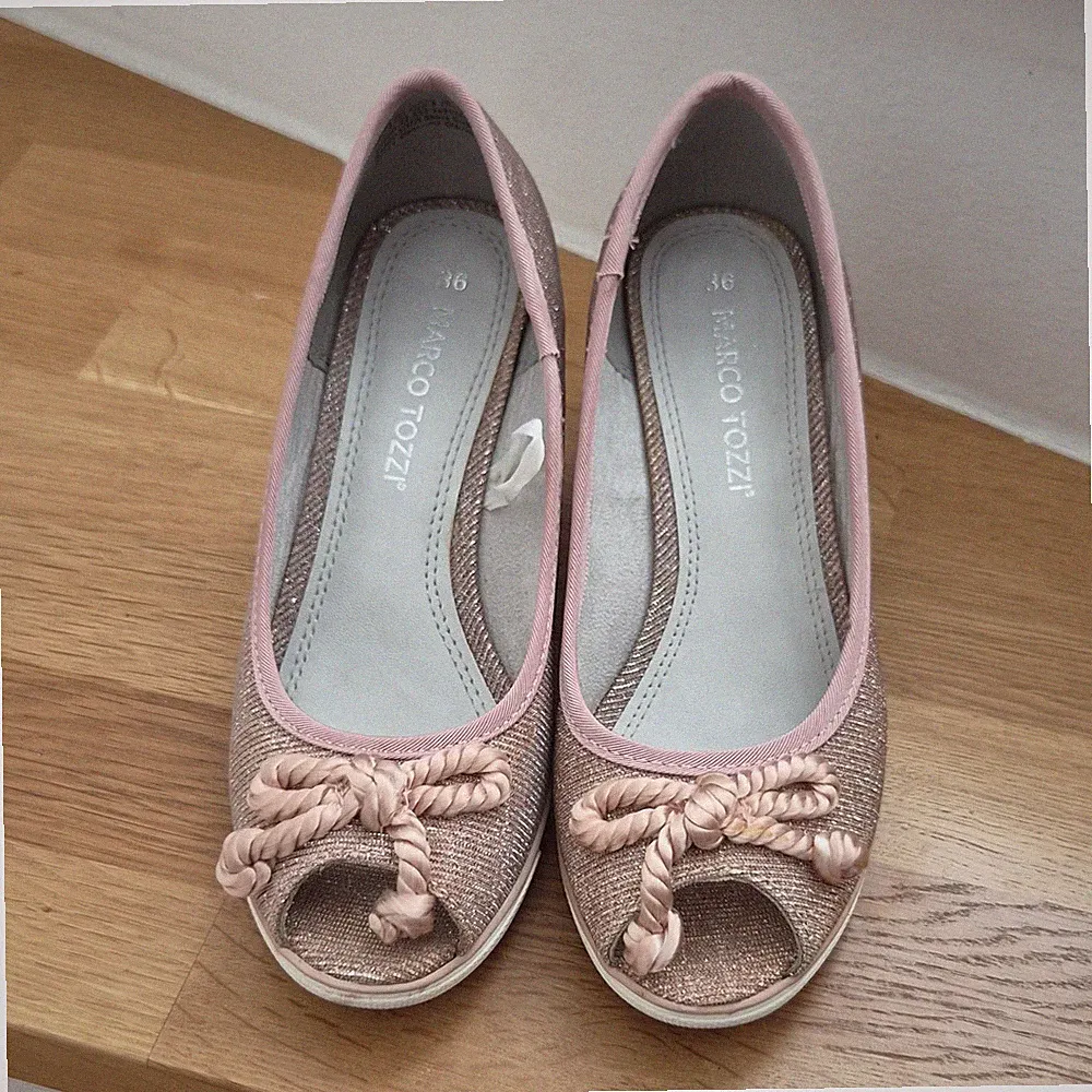 Marco Tozzi Damen Keilabsatz 7~8cm Pumps Rosa Glitzer Peep Toe Schleife EU 36