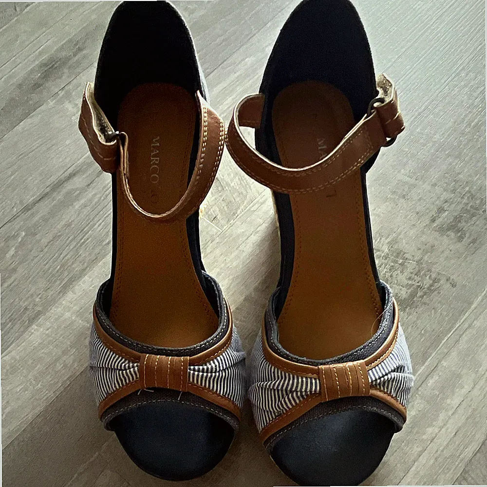 MARCO TOZZI Damen Riemchen-Sandalen Keilabsatz mittel EU 37 blau/braun gestreift