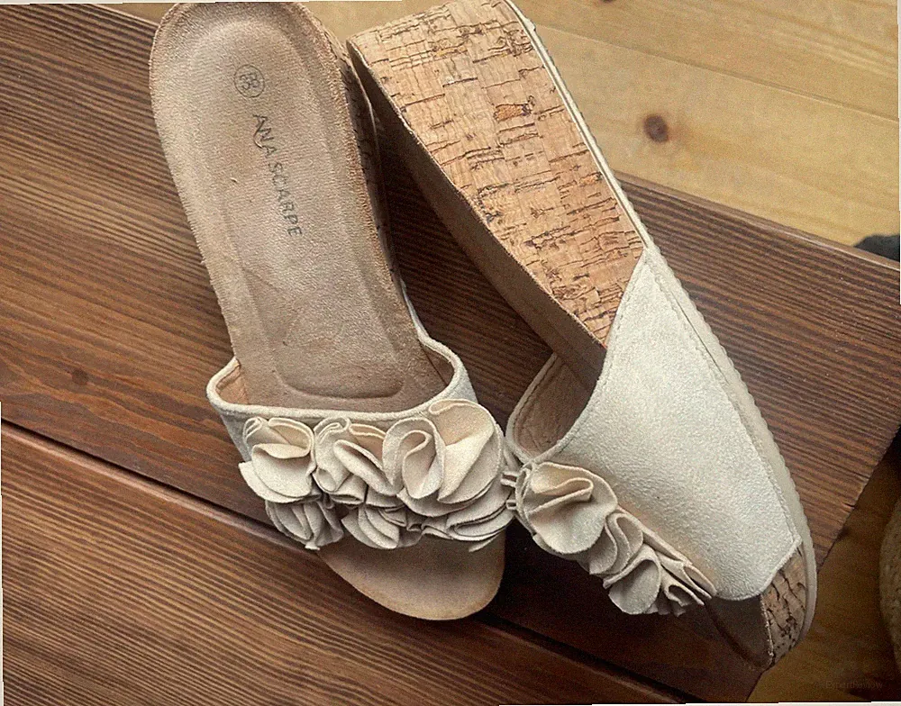 Marco Tozzi Damen Sandalen Kunstleder beige Keilabsatz Slip-On Blumen Gr. 39