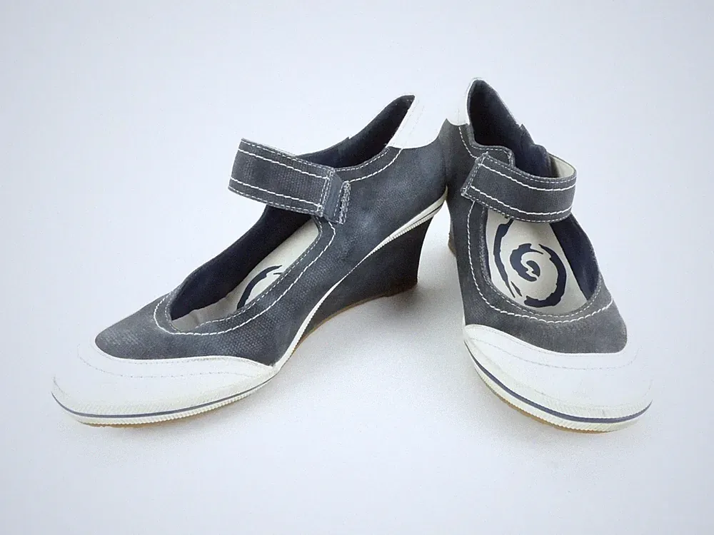 Druckknopf Keilabsatz Sandalen