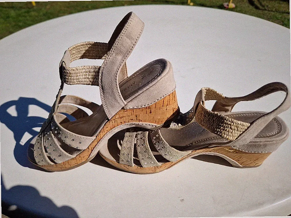 Marco Tozzi Sandalen mit Keilabsatz Leder Beige