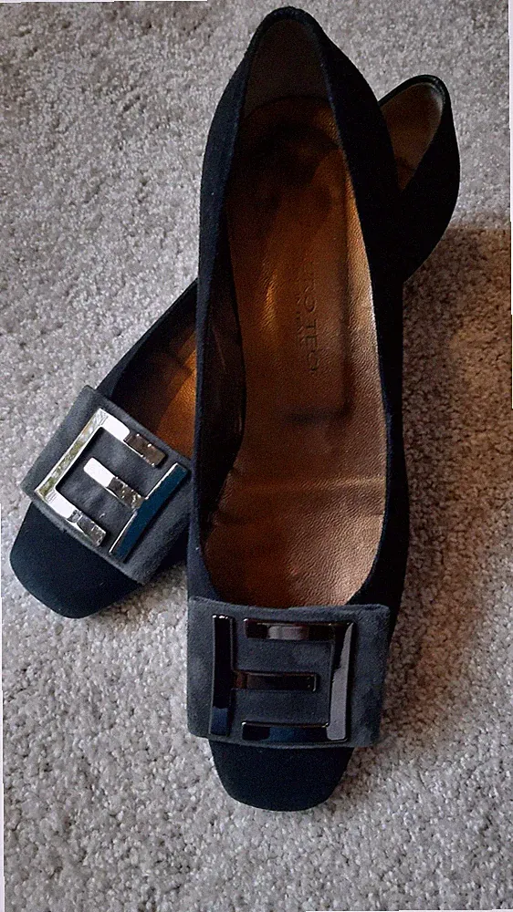 Mauro Teci Damen Pumps Wildleder schwarz Schnalle Keilabsatz niedrig EU 39,5