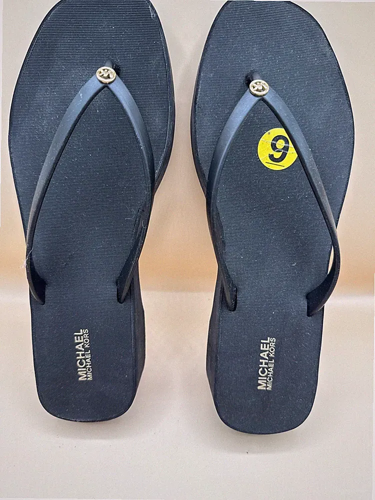 Michael Kors Bedford Wedge Thong Black Signature MK Sandals Size 9