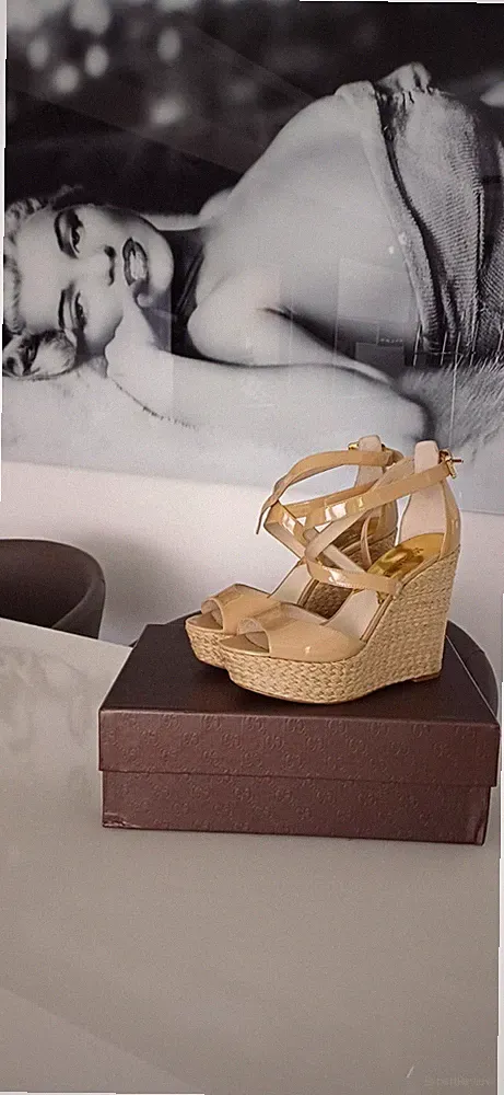 Michael Kors - Wedges Gr. 8.5M- 38.5 Sandalen Keilabsatz Schuhe Plateau Beige