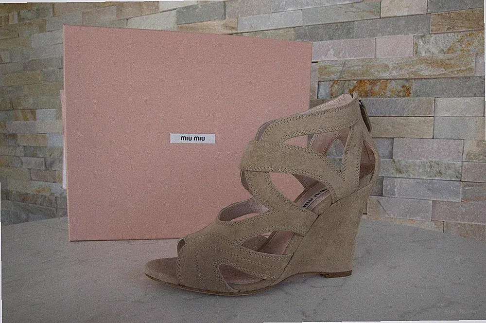 MIU MIU EU 41 Keil Sandaletten Sandalen Wedges Schuhe sand NEU ehem UVP 660 €
