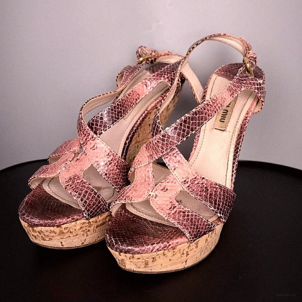 MIU MIU Keilsandaletten Pythonrot 24 cm 12,5 cm Absatz
