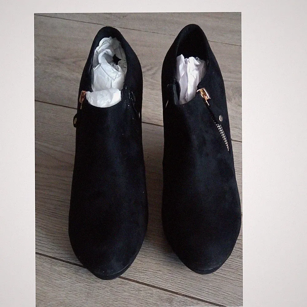 ModeQueen Damen Stiefelette Wildleder Keilabsatz Reißverschluss Schwarz 41