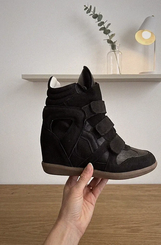 Modische Damen Sneaker mit Keilabsatz & Klettverschluss – Neu – Schwarz