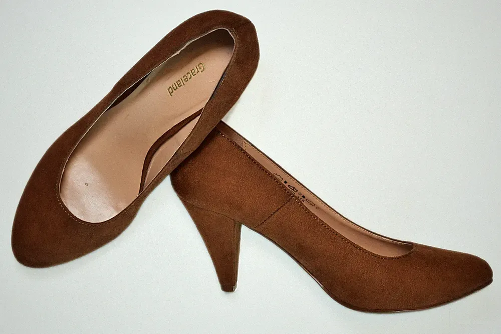 Modische, spitze Pumps braun-ocker, hoher Absatz, wie neu, spitze Form, Größe 38