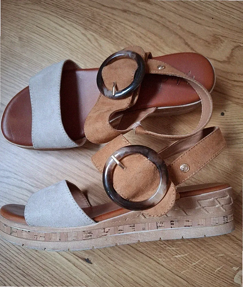 MUSTANG Sandalen Wildleder Plateau Korksohle Gr. 38 Braun Beige Super Zustand