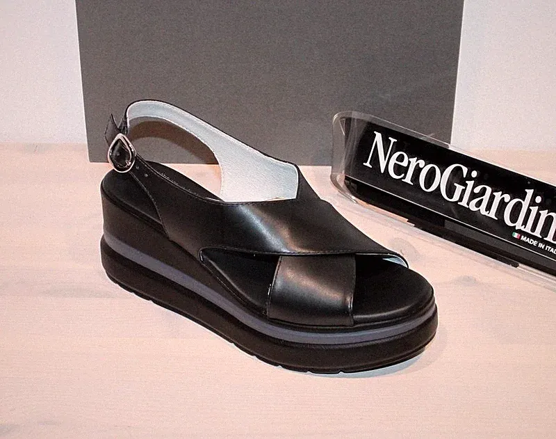 NERO GIARDINI Leder-Sandale Plateau Wedges Sandalette - Made in Italy - Neu!