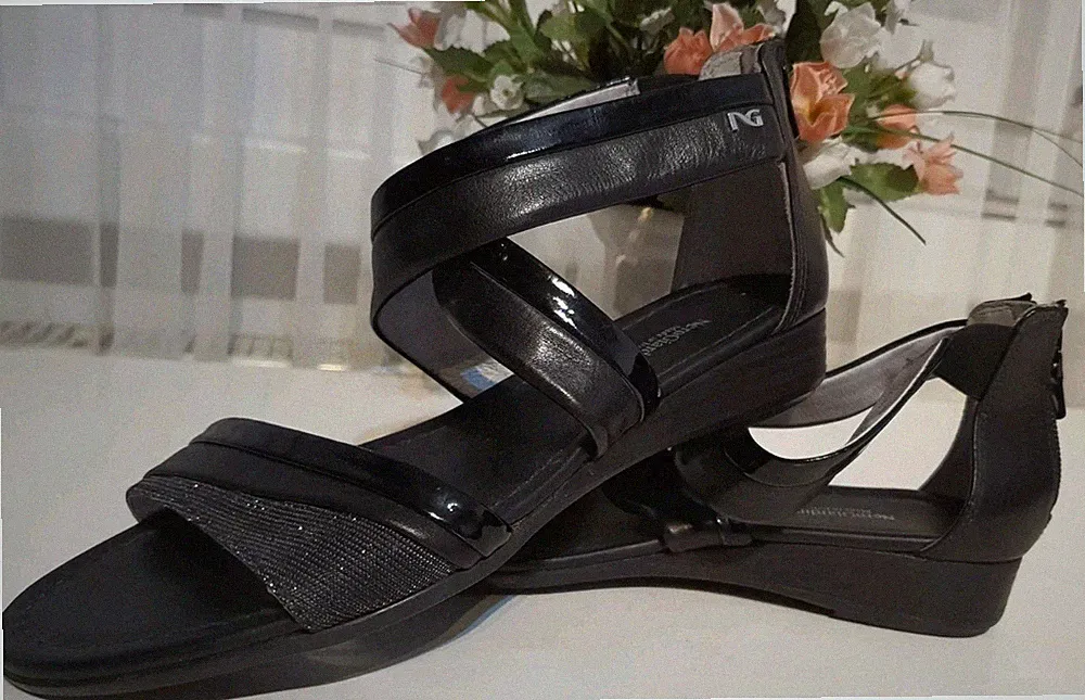 NeroGiardini Damen Sandalen Leder Schwarz EU 37 Riemchen Keilabsatz Glitzer