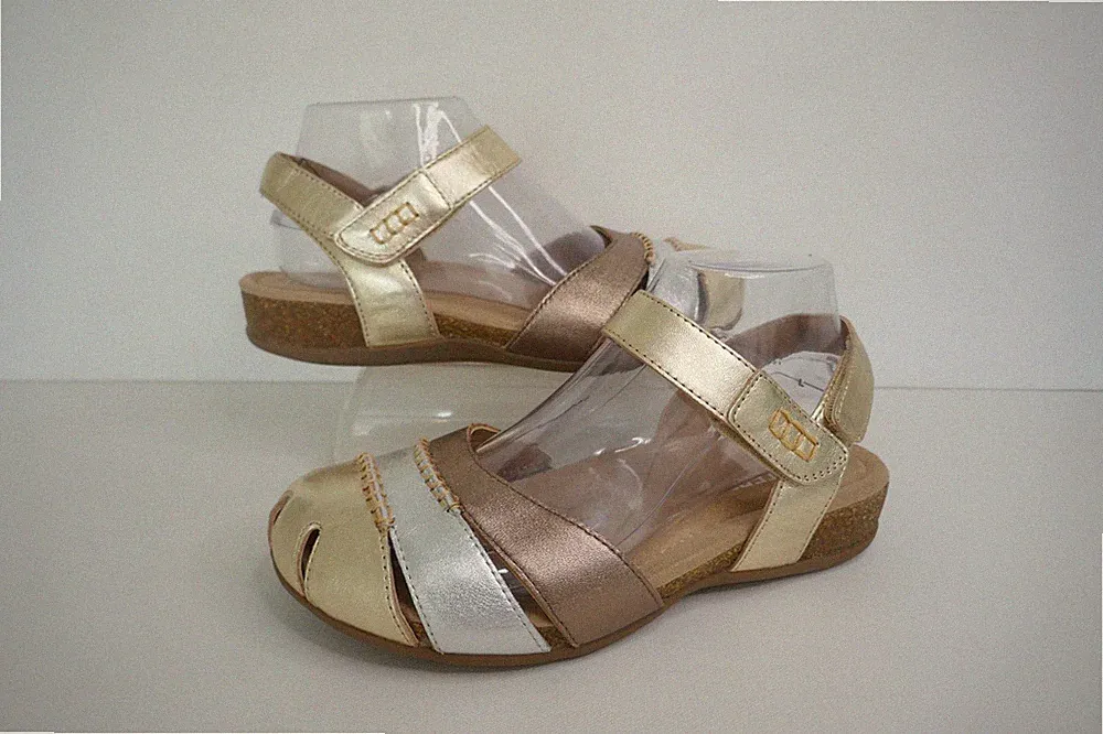NEU HOTTER DELANI GOLD MULTI LEDER RIPTAPE GESCHLOSSENE ZEHE SANDALEN UK 4,5 WEIT