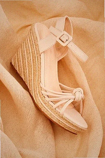 NEU Nude Creme Keilabsatz Schuhe Größe 8 / 41 EU Plateau Heels Keilabsatz Hochzeit Sandalen
