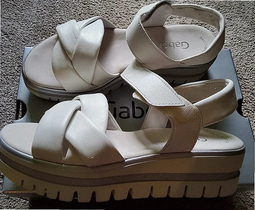 Neu! Sandalen Plateau von Gabor, Gr. 38 (5)