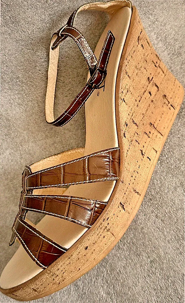 NEU SCHÖN Sandalen APART Gr.41(40,5) Leder Braun Keilabsatz Super weich - bequem