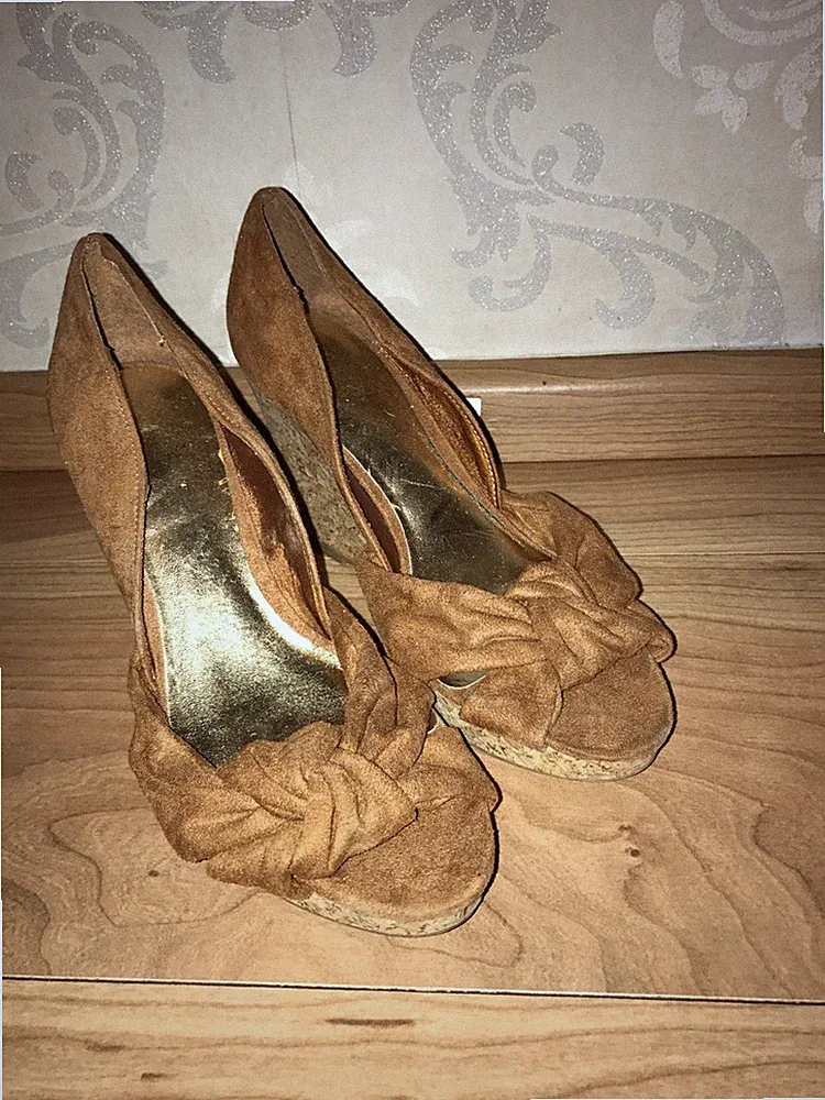 Neu Sehr Schöne Damen Plateau Keilabsatz Pumps Sandalen Camel Braun Schleife 39