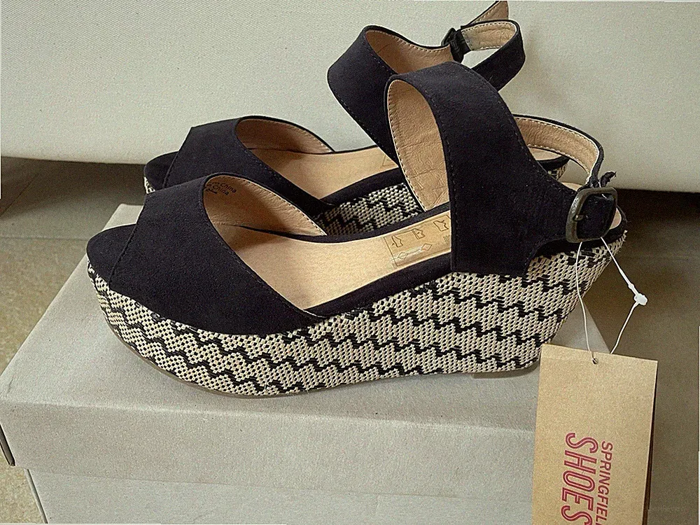 NEU Springfield Plateau Pantoletten Sandalen Sandaletten Bast Schwarz Muster 39