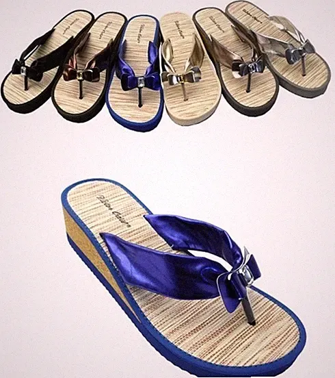 Neu / Ungetragen / Orig. verpackt VICTOR ODIL Sandalen Badeschuhe Gr. 36 SILBER