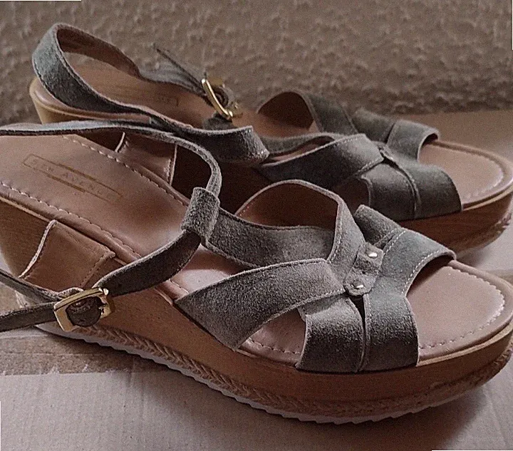 Neu5th Avenue Damen Keilabsatz Sandalen Gr. 40 Absatz 10 cm Wildleder Farbe grün