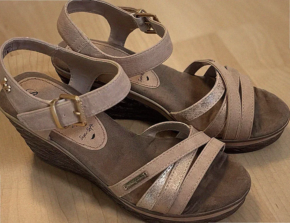 NEUE - „Bruno Banani“ Damen - Slingback Keil- Pantoletten Gr. 38 / NEUWERTIG
