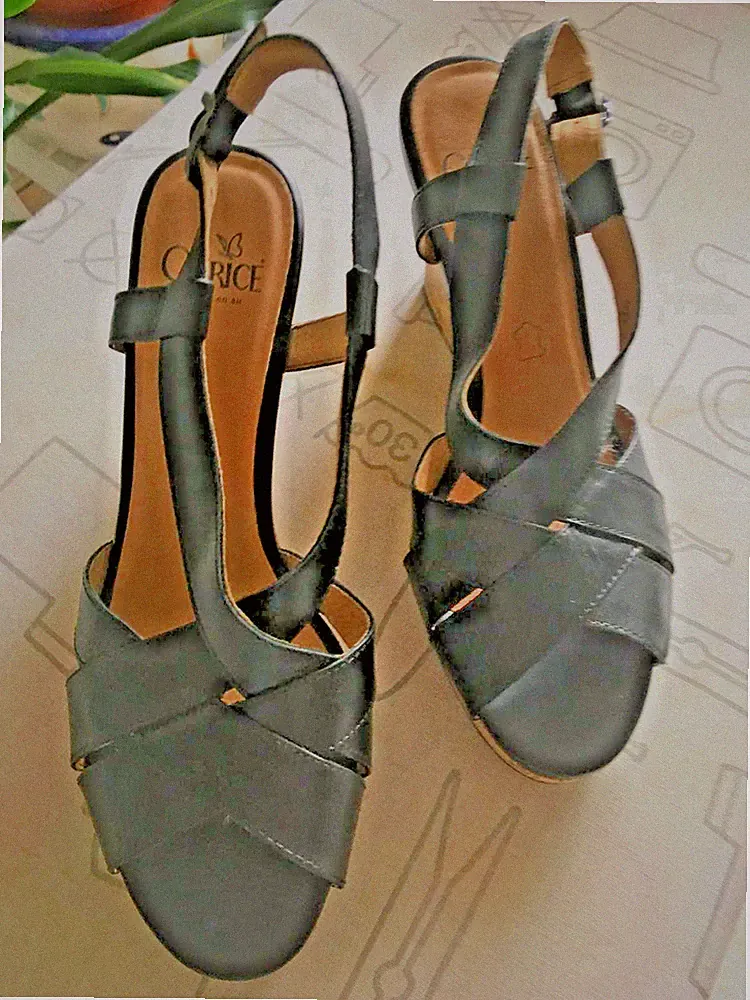 NEUE Damen Sandalen CAPRICE schwarz / Leder 40