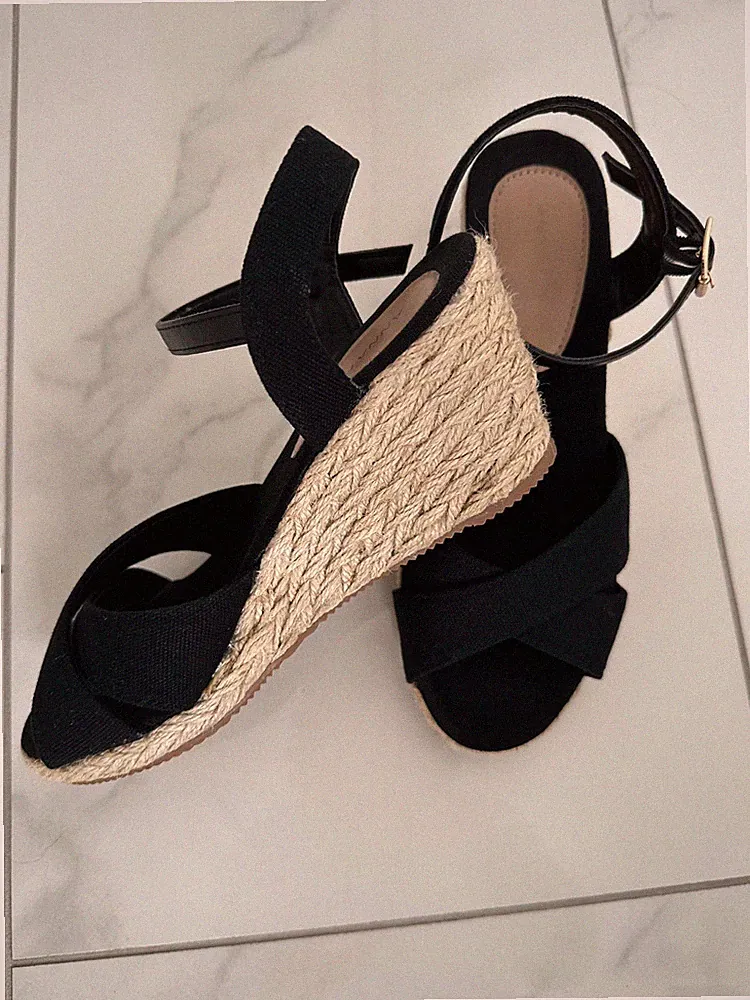 Neue Keilsandaletten/ Espadrilles schwarz Gr. 35 Absatzhöhe 7,5 cm