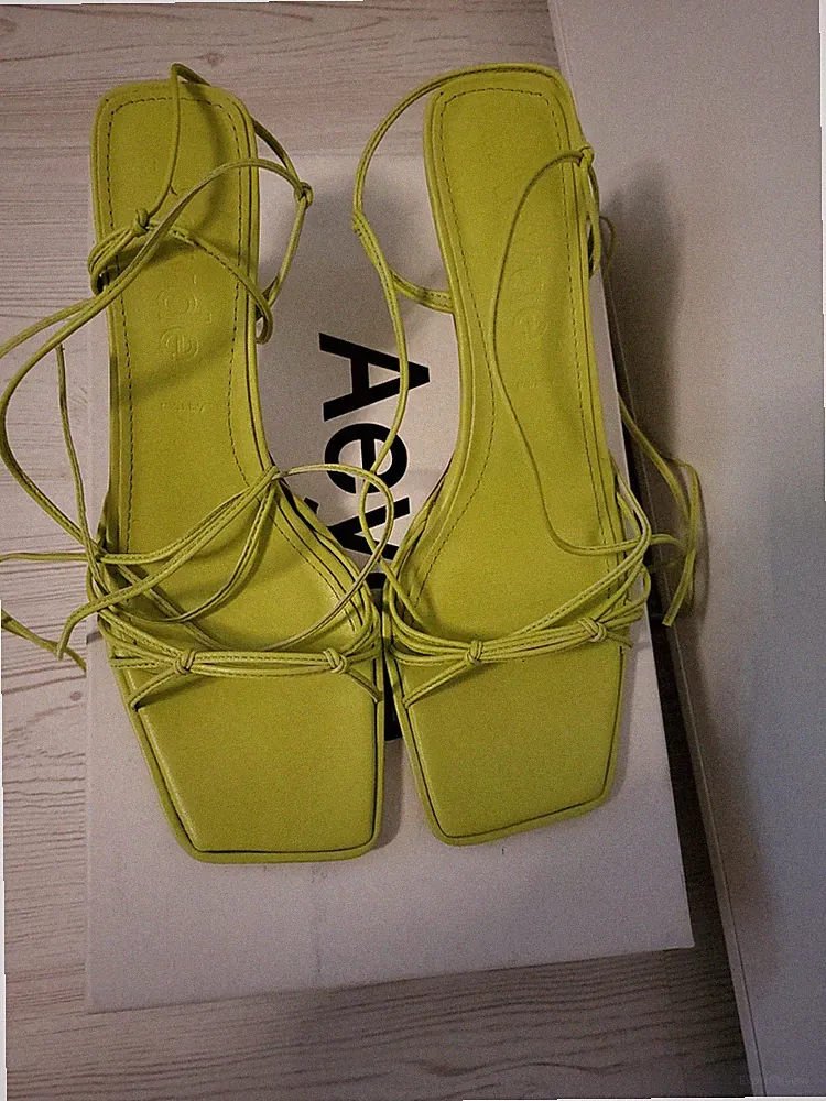 Neue Sommersandalen, echtes Leder, neu