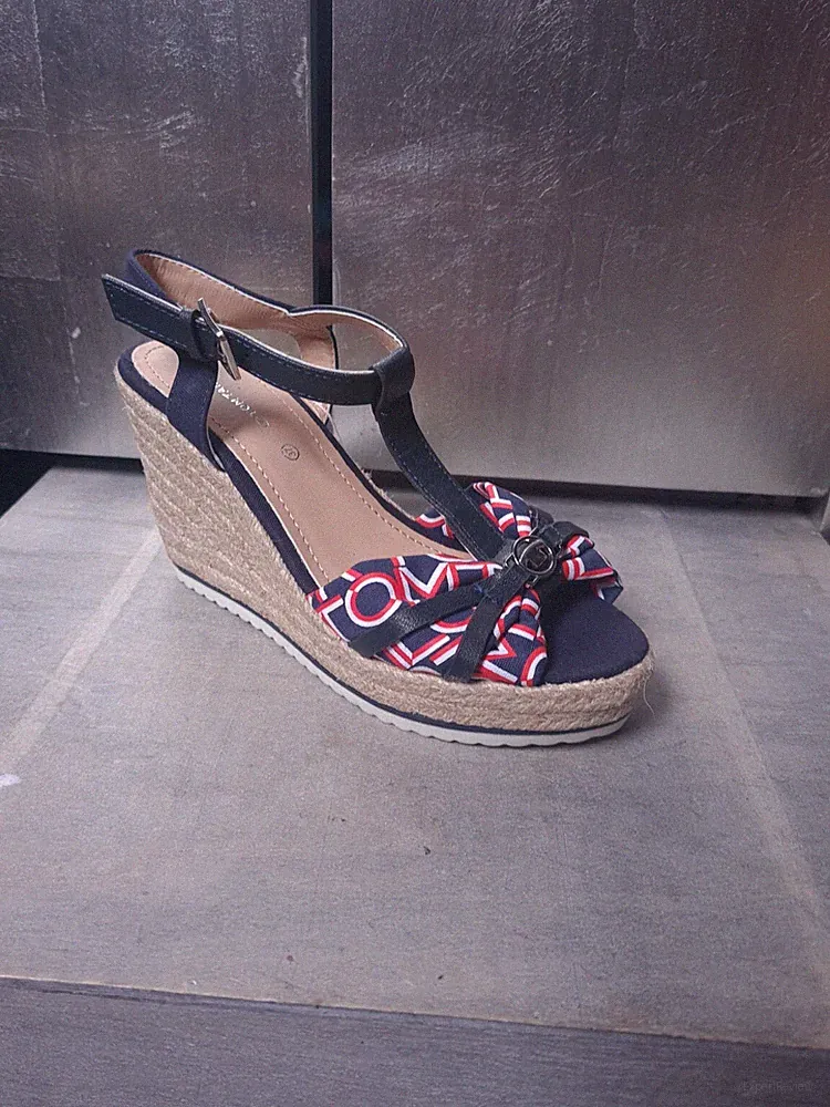 Neue TOM TAILOR Sandaletten Gr 37 weiß blau rot Sandalen Plateau Keilabsatz #862