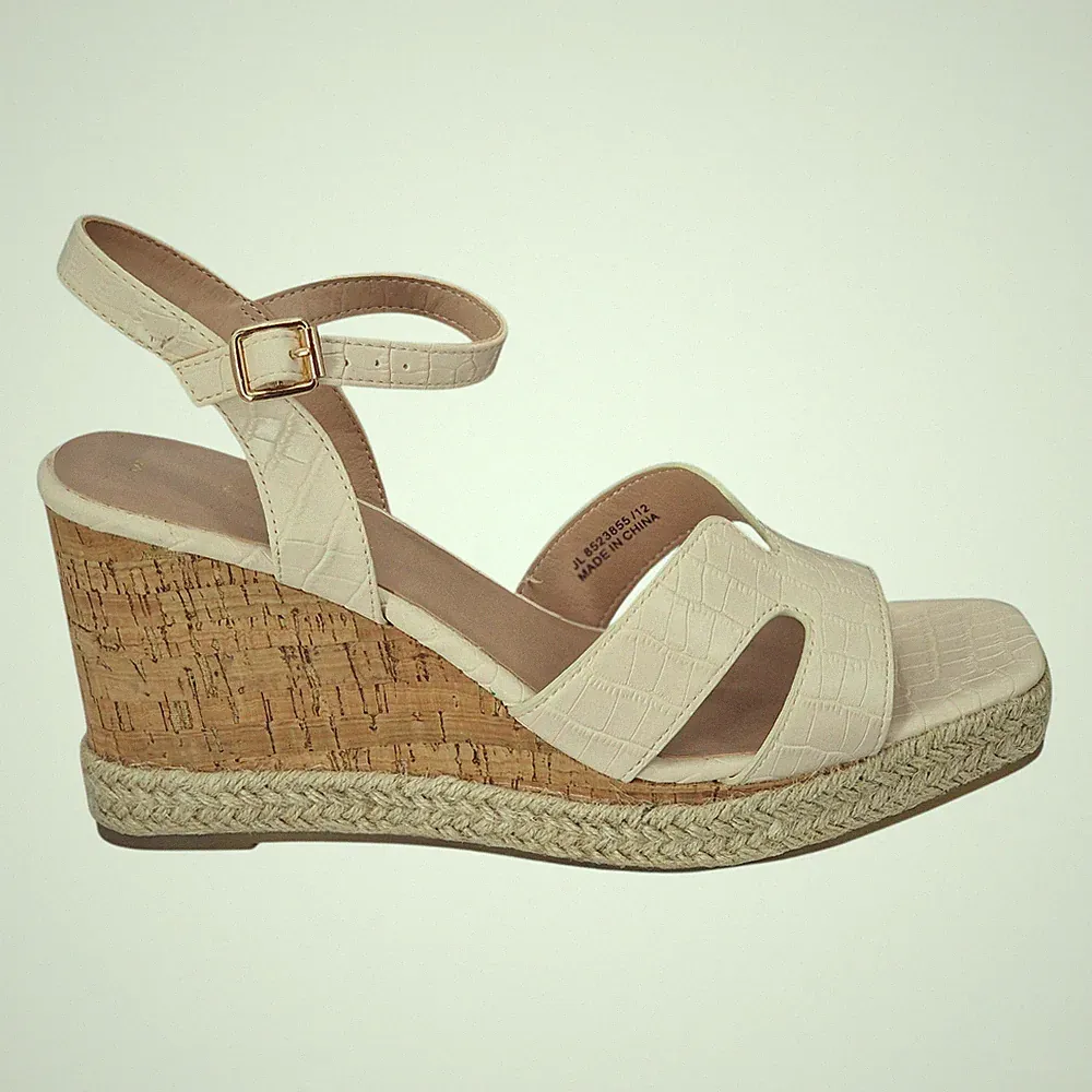 New Look Damen-Espadrille-Plateausandalen cremefarben Kroko-Optik Keilabsatz