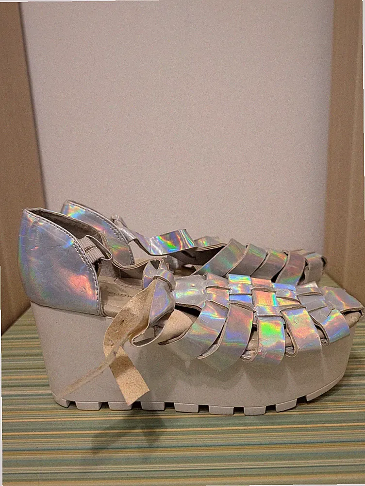 New Look Plateau Sandalen Holographisch Silber Gr. 38 Neu