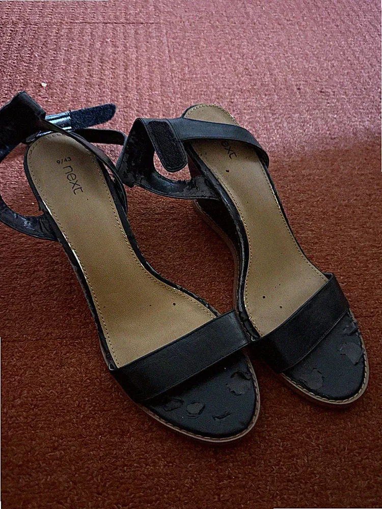Next Damen Riemchen-Sandalen Schwarz Gr.43 (UK 9) Keilabsatz 90mm hoch