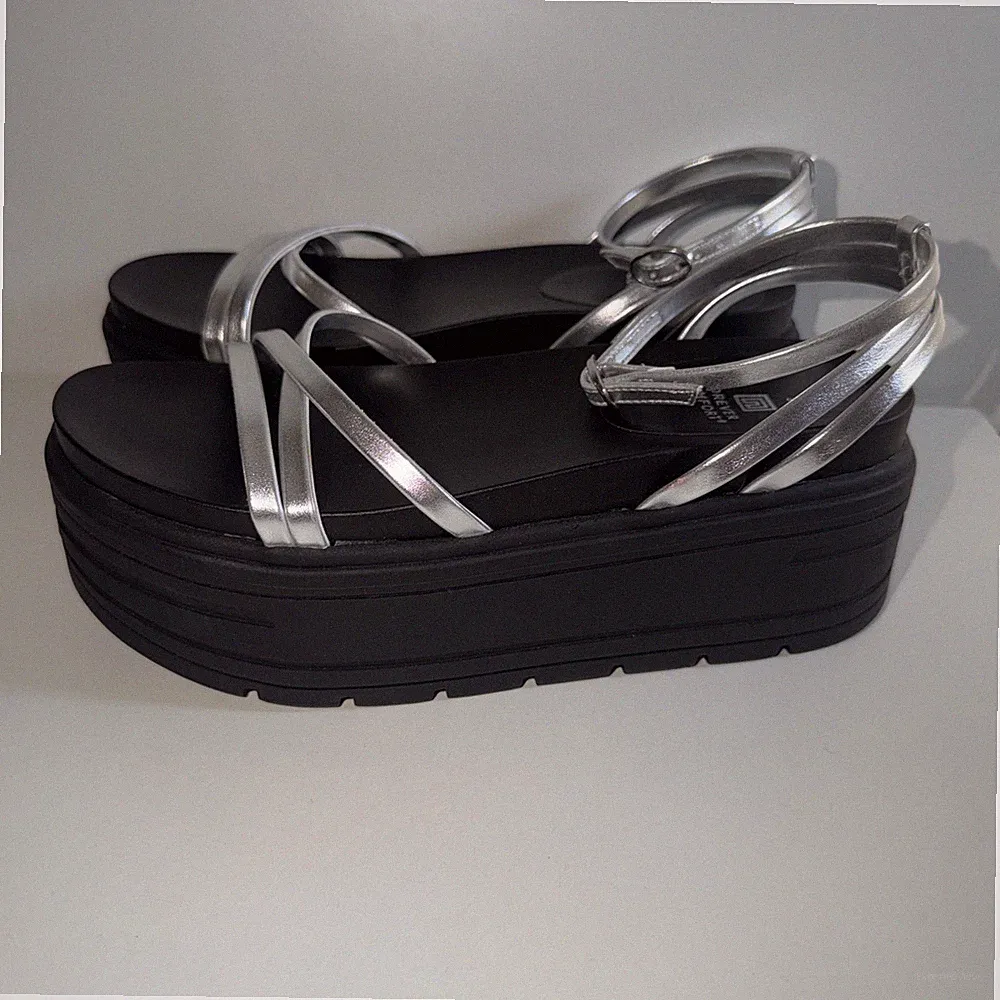Next Forever Comfort Plateau Sandalen mit mintgrünen Riemchen Gr. UK 5 weite Passform