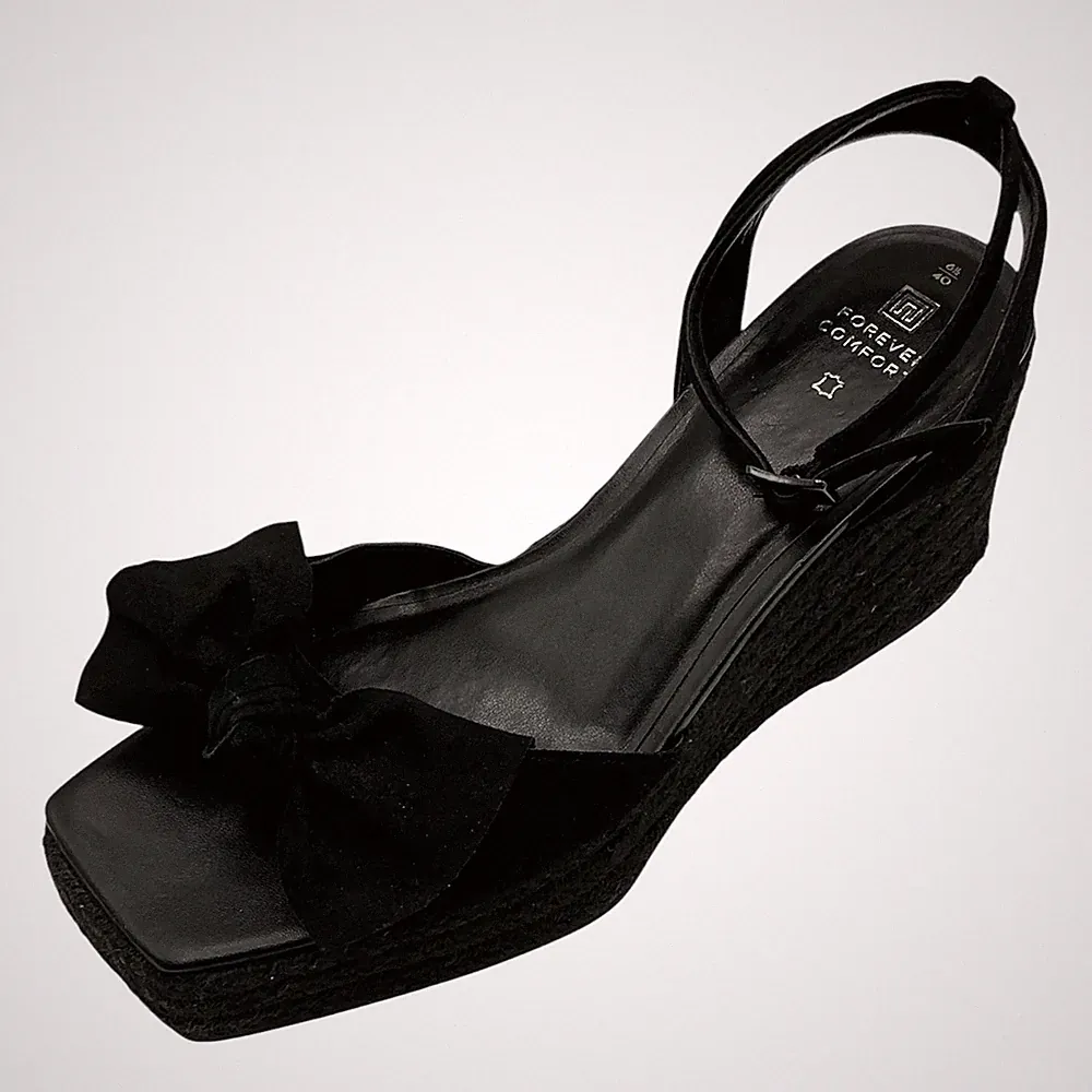 Next schwarze Espadrille Sandalen UK 6,5 schwarz Wildleder Keilabsatz Schleife Plateau Sommer