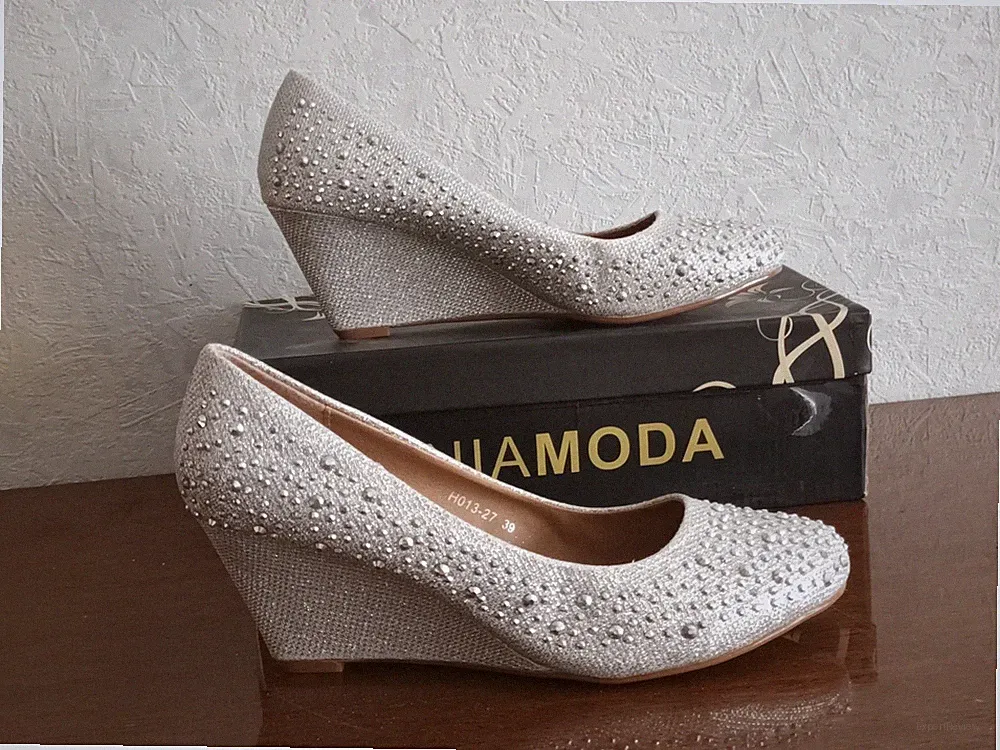 NIAMODA Damenschuhe silber Keilabsatz Größe 8 / UK 6 / EUR 39