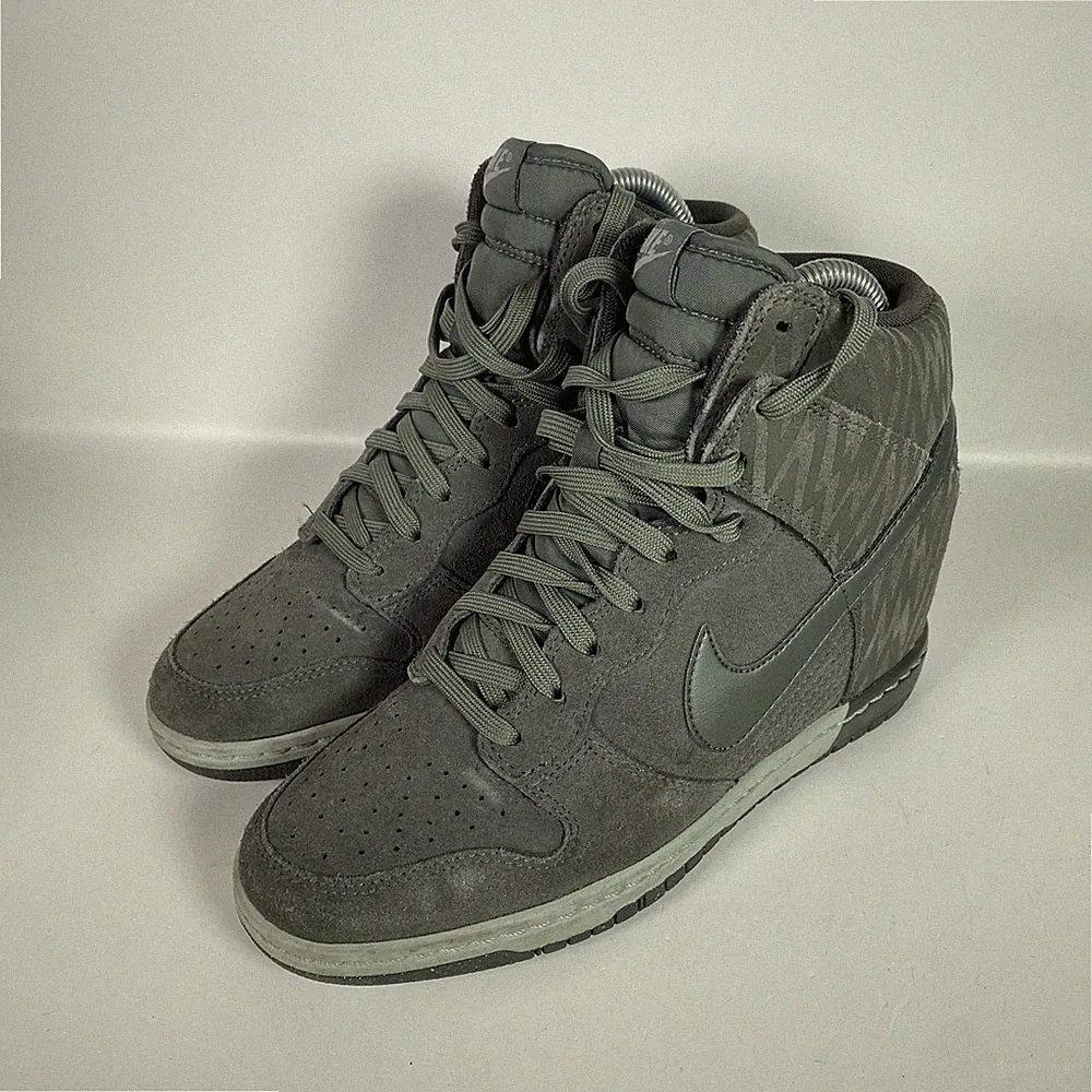 Nike Dunk Sky Hi Turnschuhe Schuhe Damen UK 5,5 grau Wildleder Keilabsatz 543258-302