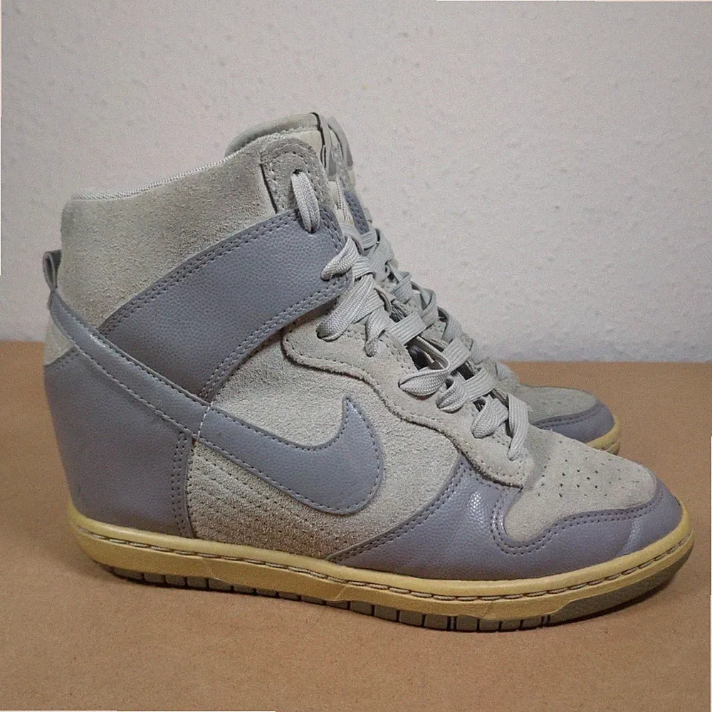 Nike Dunk Sky High Hidden Wedge Sneaker Gr. UK 4,5 Sky Hi Grau Wildleder Leder