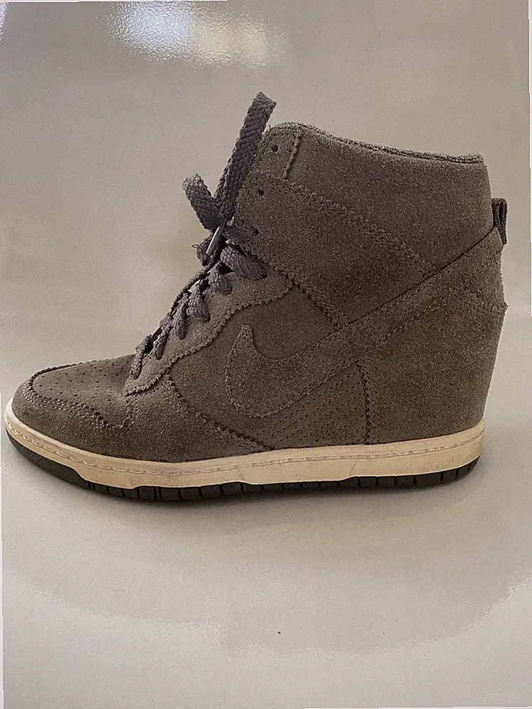NIKE Dunk Sky High Hidden Wedge Sneaker Keilabsatz EU 40 UK 6 Olive Grün Suede