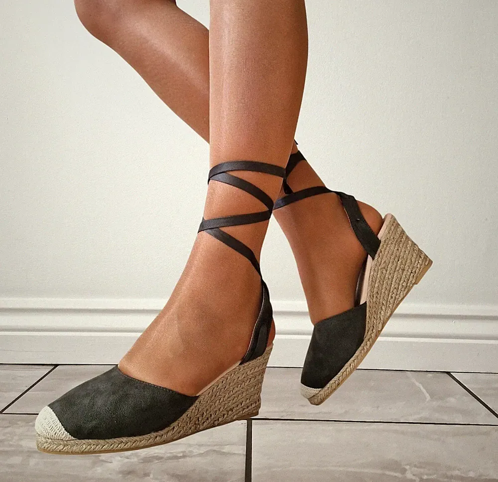 Olivfarbene Damen-Espadrille-Sandalen Knöchelriemen zum Binden Keilabsatz Plateauschuhe neu